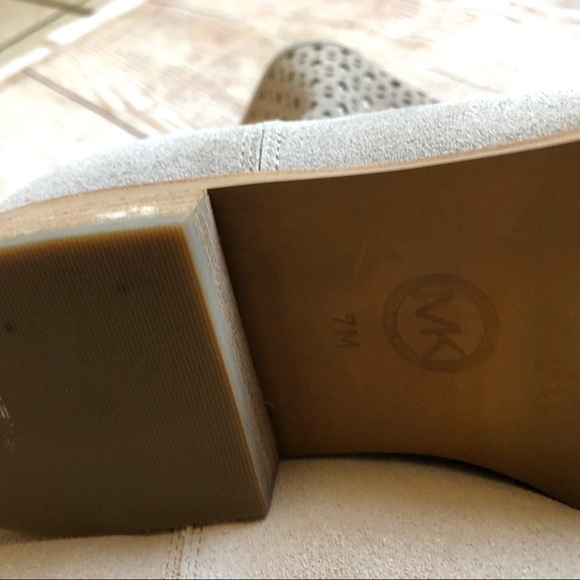 Michael Kors Sunny Bootie - Picture 10 of 13